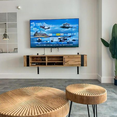 Elegant Centric Vibrant Pool Jacuzzi Free Parking Apartment Маями Екстериор снимка