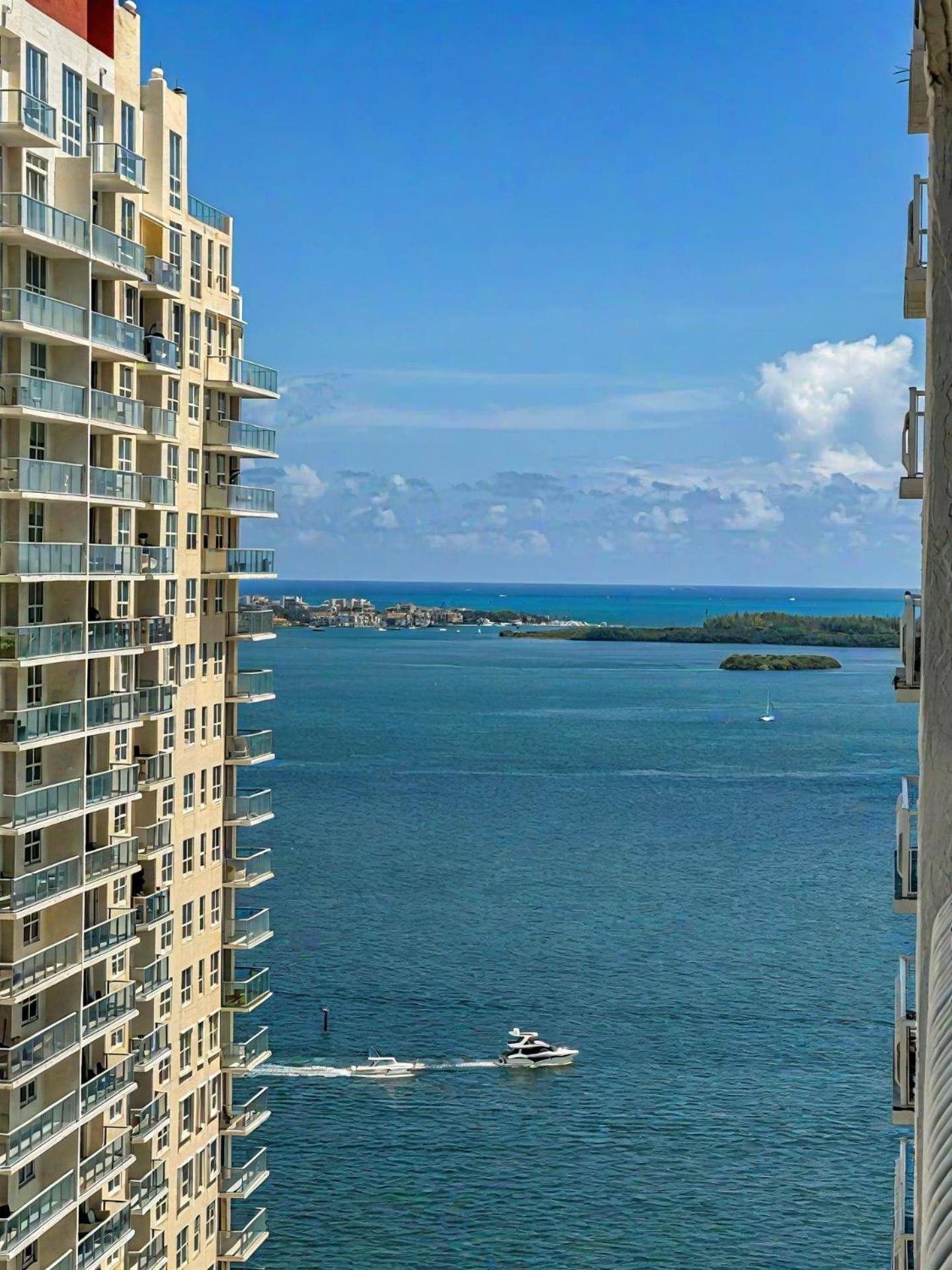 Elegant Centric Vibrant Pool Jacuzzi Free Parking Apartment Маями Екстериор снимка