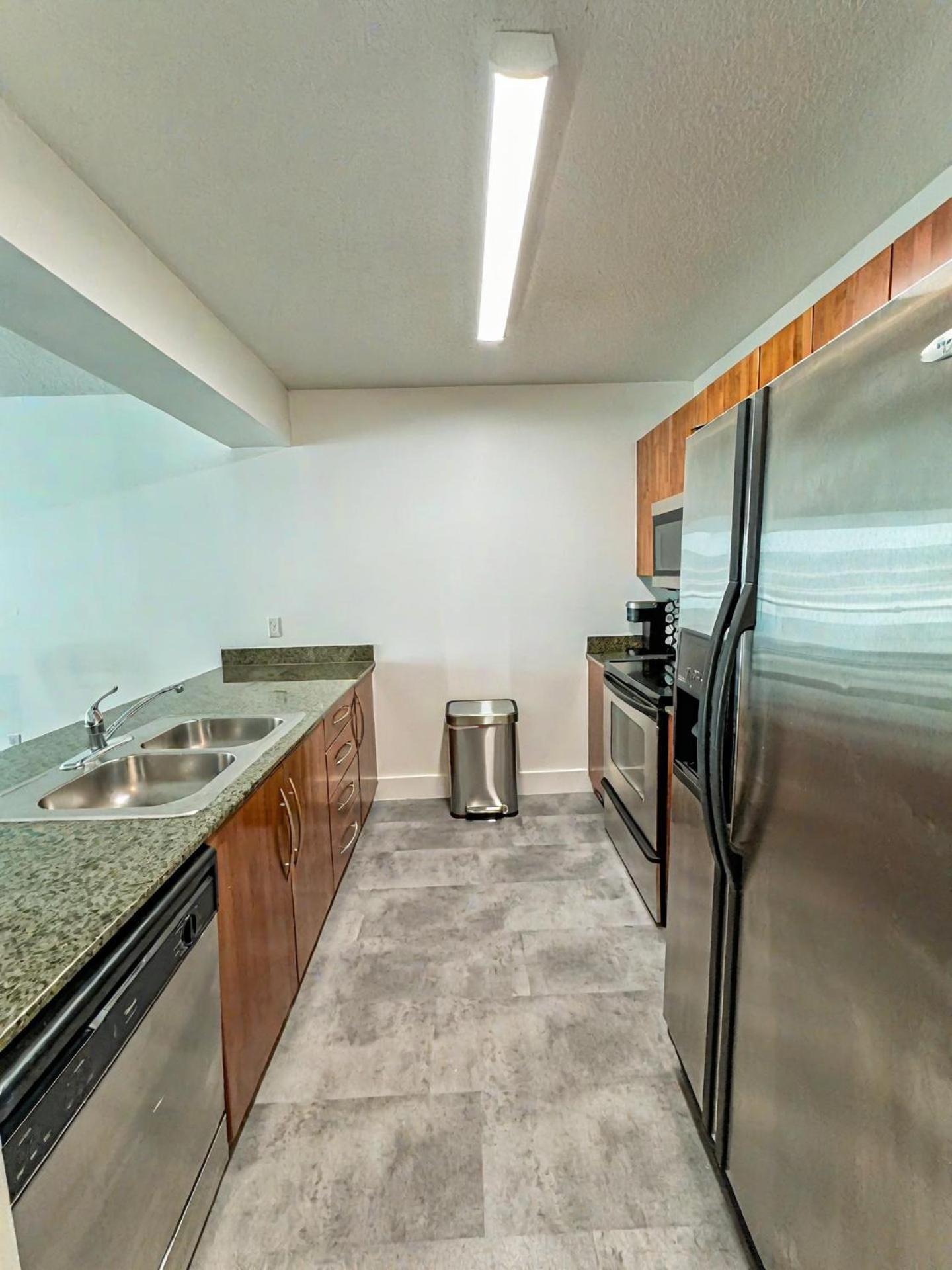 Elegant Centric Vibrant Pool Jacuzzi Free Parking Apartment Маями Екстериор снимка